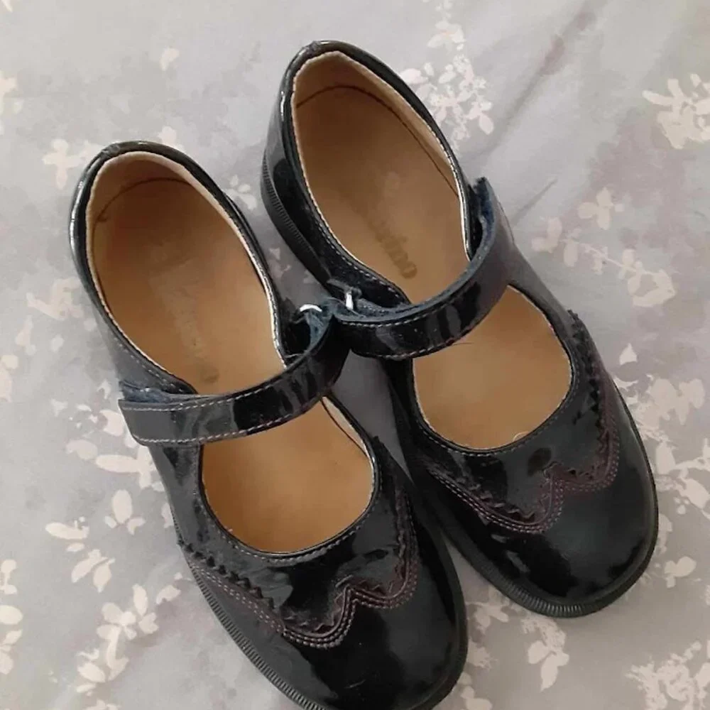 NATURINO Wing Tipped Navy w/ Burgundy Trim Patent Leather Maryjane shoes